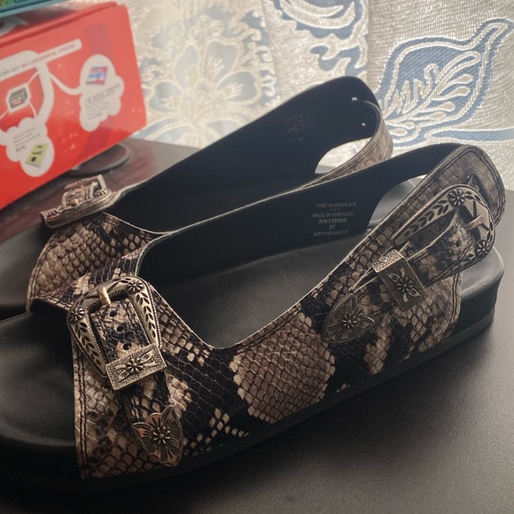NWOB The Kooples Snakeskin Motif Western Flat Sandals Size 6 - Picture 2 of 4